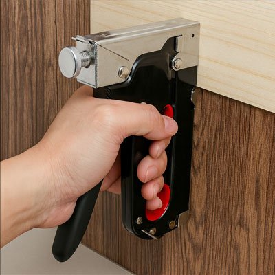 Agrafeuse murale | HandyFix™
