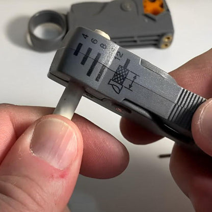 pince a denuder tailles fil câble blanc mesure