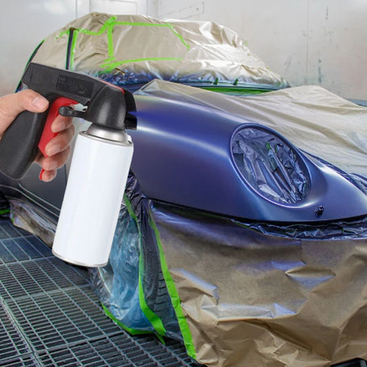 pistolet-pour-la-peinture-bleu-sur-une-porche