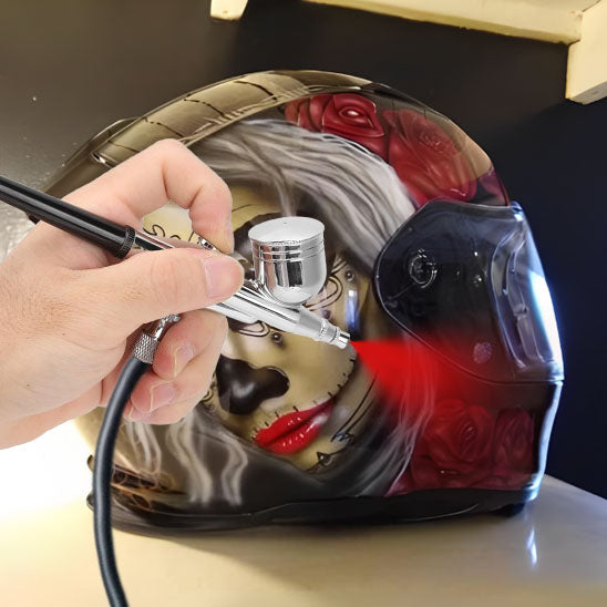 pistolet-pour-la-peinture-casque-de-moto