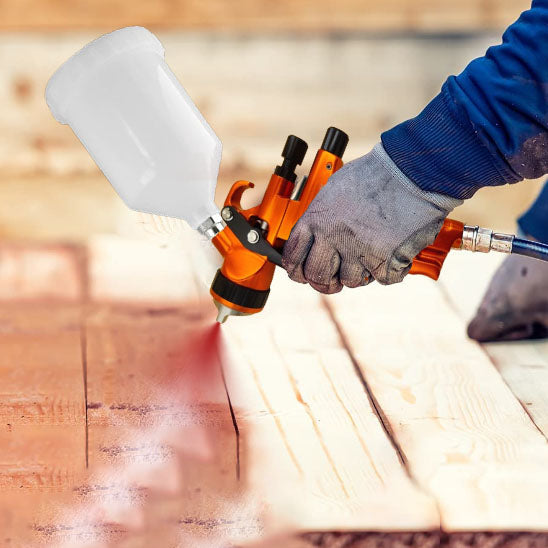 pistolet-pour-la-peinture-plaches-de-bois