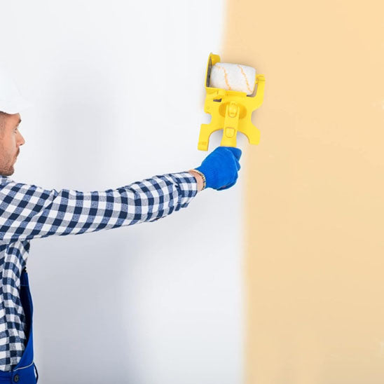 rouleau-peinture-mur-lisse-beige-et-blanc